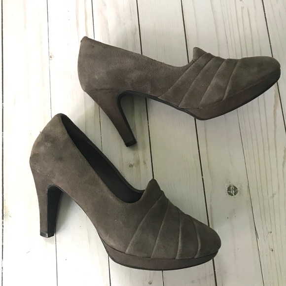 clarks grey heels